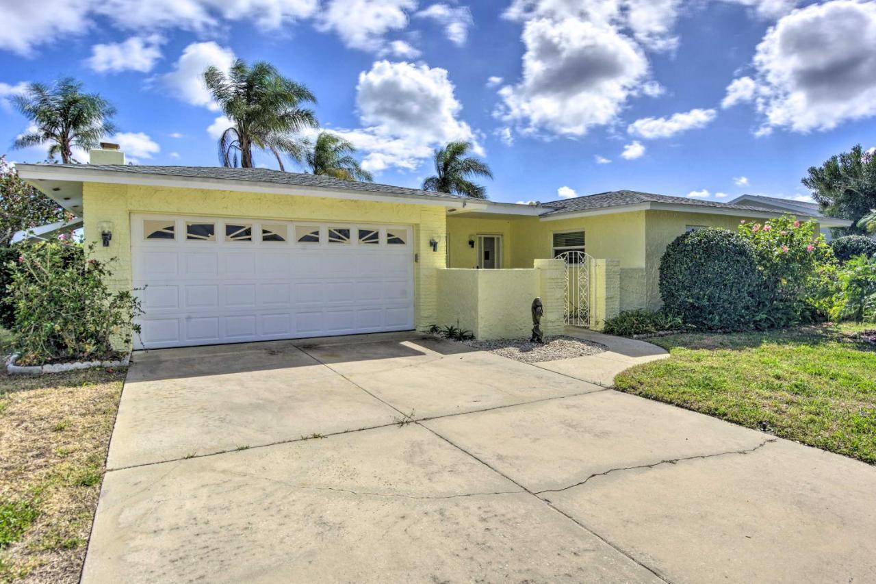 Merritt Island Home With Boat Dock On Canal Front! Luaran gambar